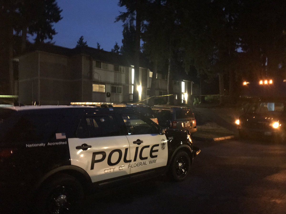 Deadly shooting investigation in Federal Way has police combing over an apartment building at Maplewood Condoes 