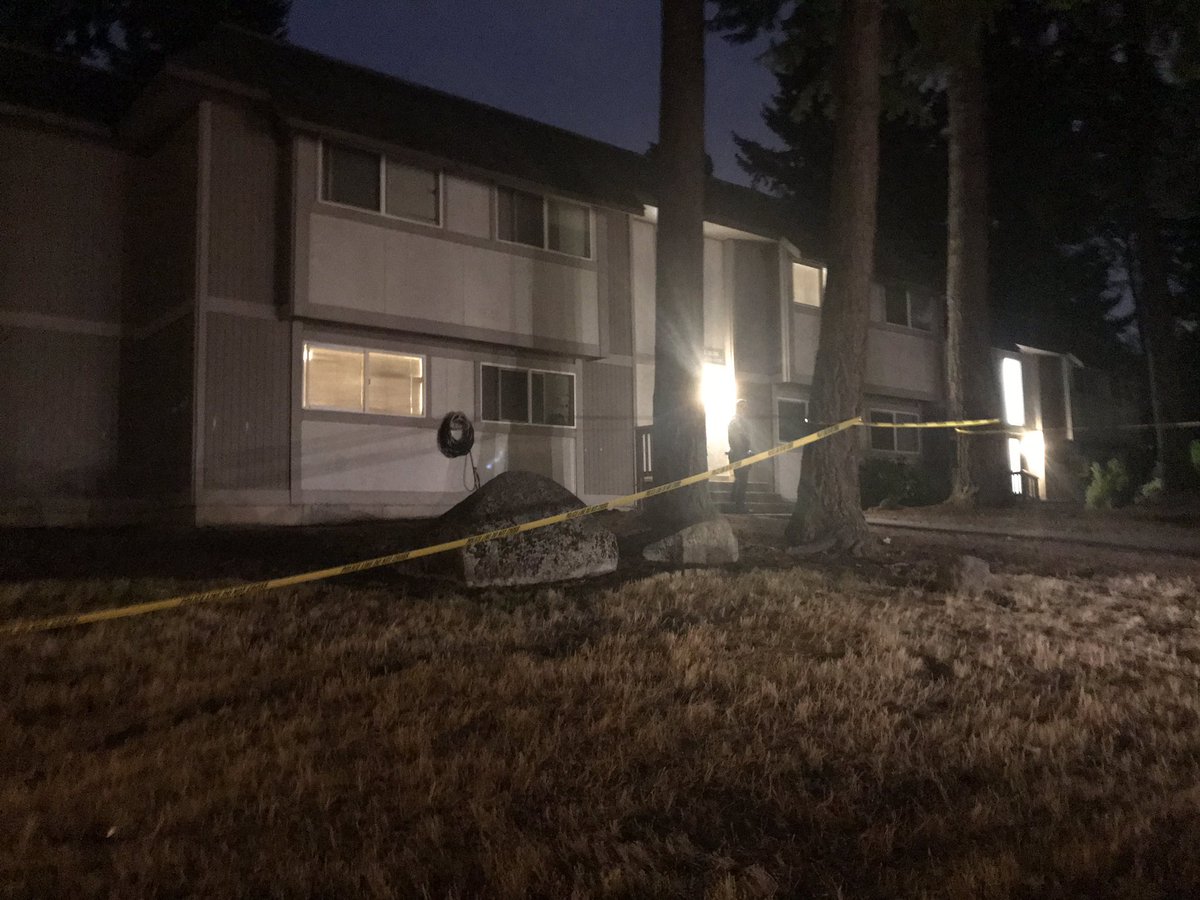 Deadly shooting investigation in Federal Way has police combing over an apartment building at Maplewood Condoes 