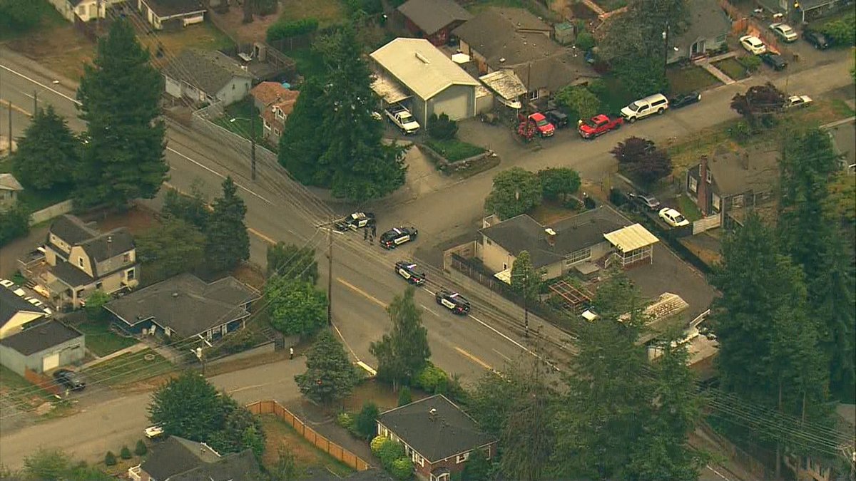 Scene of stand-off in Everett. Reports of a man shooting a gun inside an apartment complex.