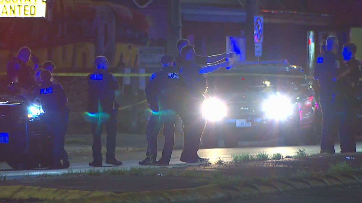 Seattle investigating a deadly shooting along Aurora Ave. Man in his 30's found with fatal gunshot wound near Oak Tree Cinemas Highway 99 blocked from N 100th - N 105th right now.