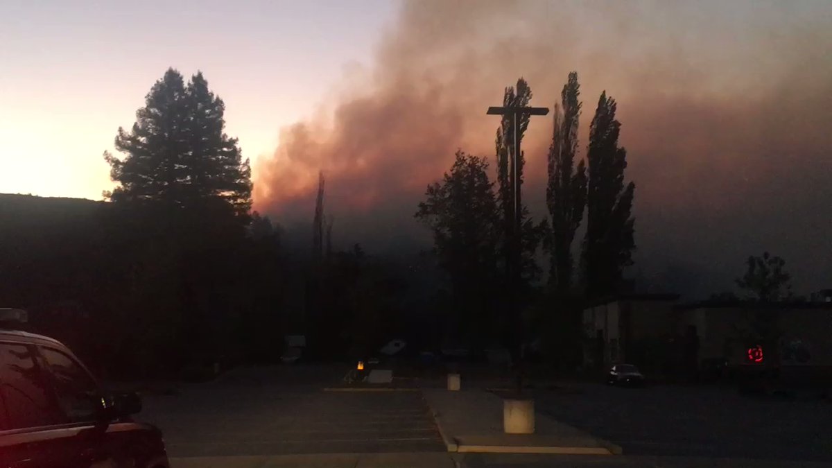 EastPierceFire⁩ Battling large fire which has consumed the hillside between Meyers way and State Route 410 in Sumner. Many homes evacuated.