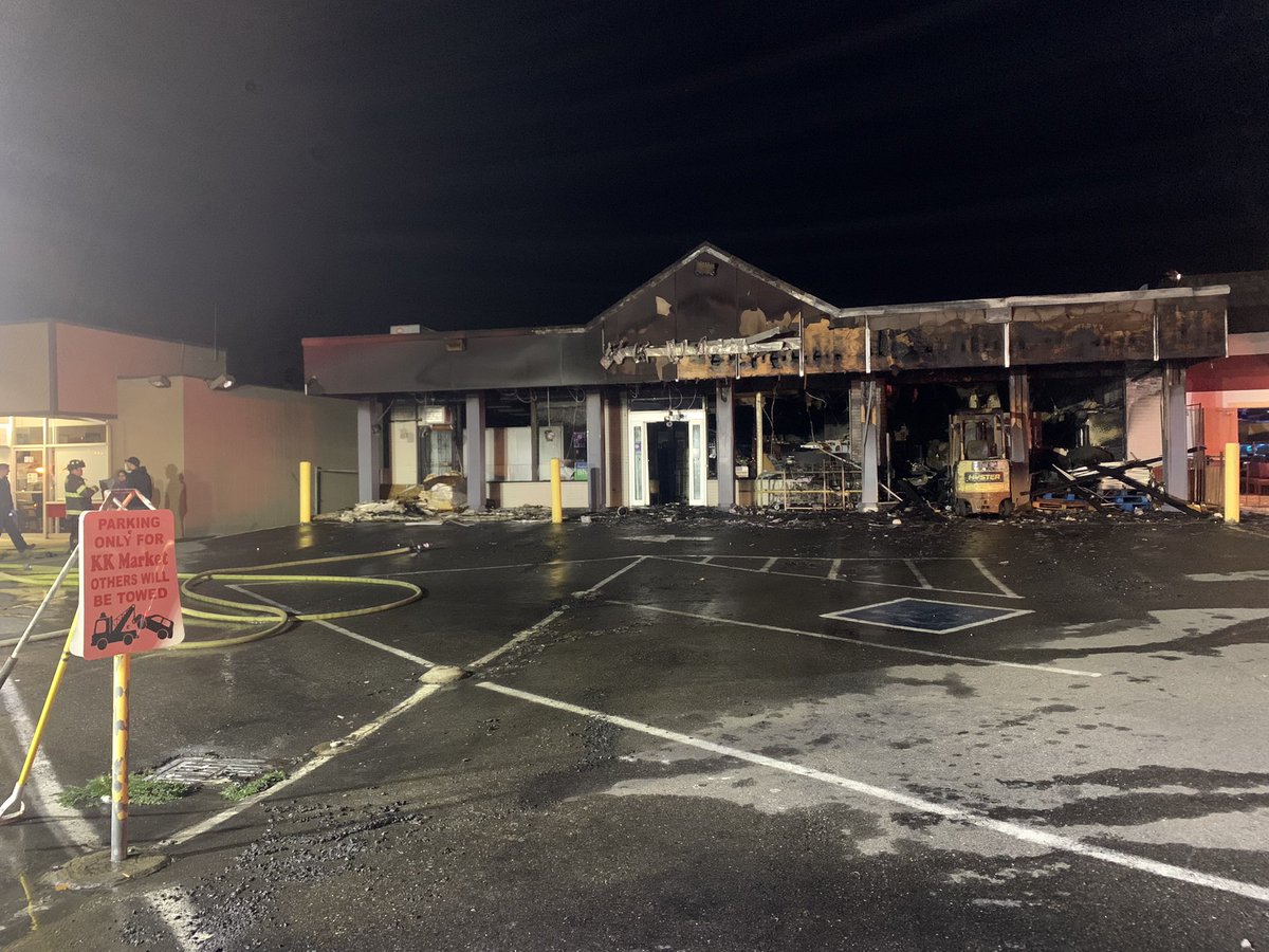 Firefighters are investigating a fire that started at the KK Market on 104th Avenue in Kent. The fire was contained to this business although there was slight smoke damage next door. No one was believed to be inside at the time and there were no injuries