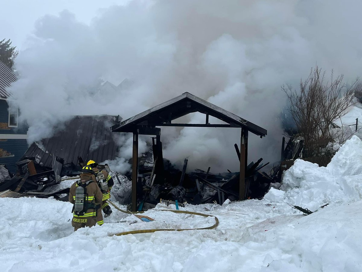 Kittitas Fire District 6 sharing these dramatic photos of a home explosion in Roslyn this morning near S 3rd St and West Montana Avenue. Multiple homes damaged, unknown if anyone was inside