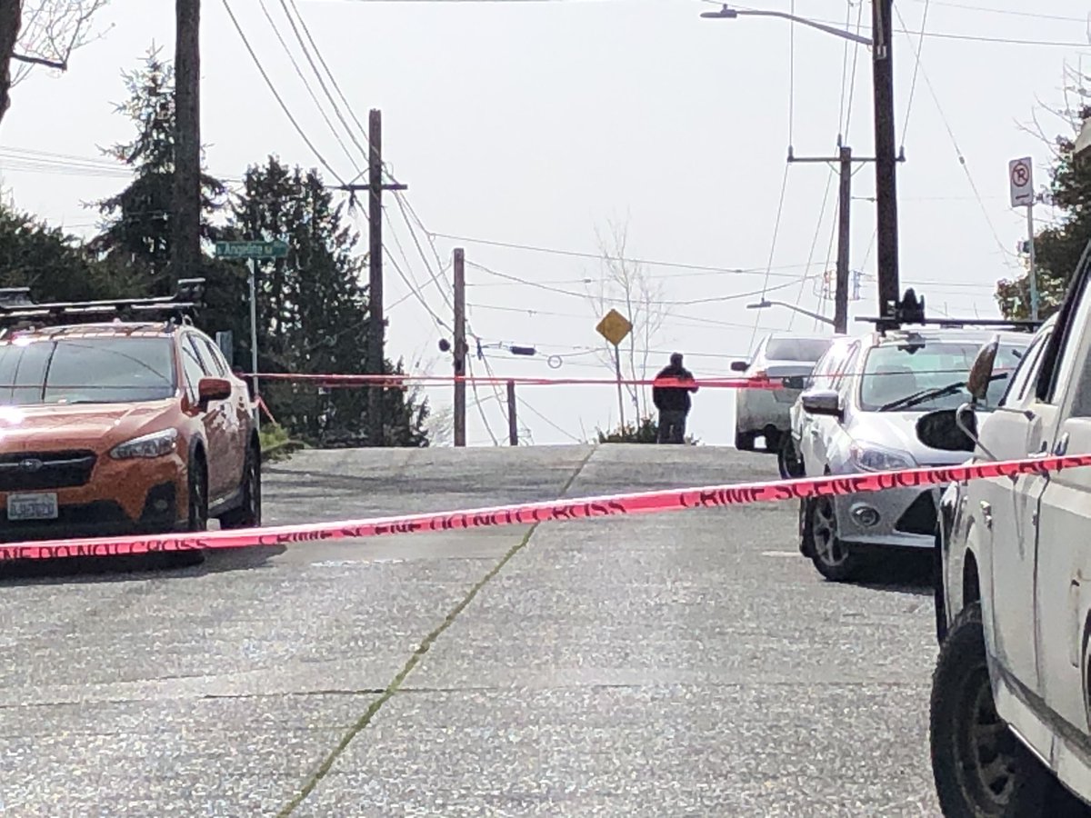 .@SeattlePD is investigating a shooting in south Seattle near 42nd & Angeline St. @SeattleFire says a man in his 20s &amp; a woman in her 30s were taken to a hospital, both in critical condition. Police confirm the man died from gunshot wounds. A neighbor says he heard several shots