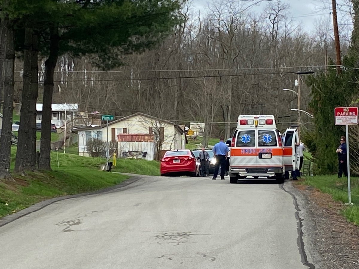 Active police situation happening at home in Washington; people being asked to avoid area.