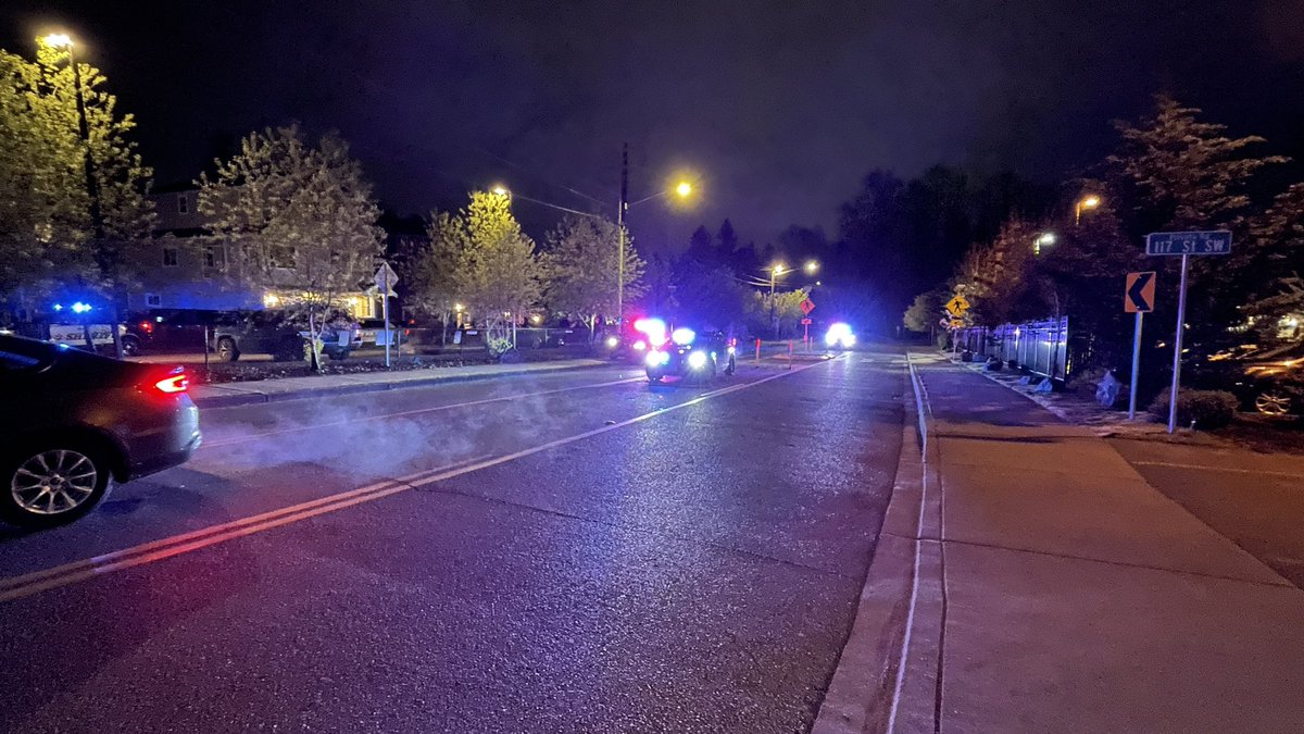 @SnoCoSheriff on the scene of a shooting in a parking lot at Center and Admiralty. Investigators say they were called here at 2am. Man in his 30s shot in the stomach several times. Life-threatening injuries. 