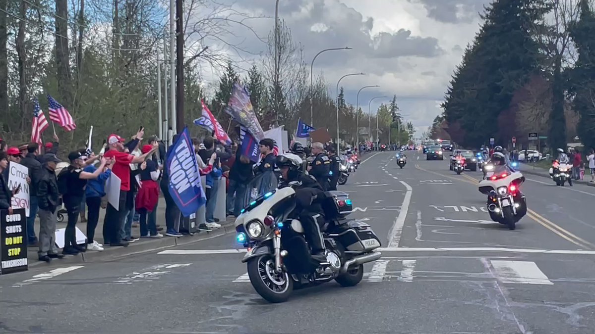 President @JoeBiden arrives at Green River College near Seattle to chants of Let's Go Brandon