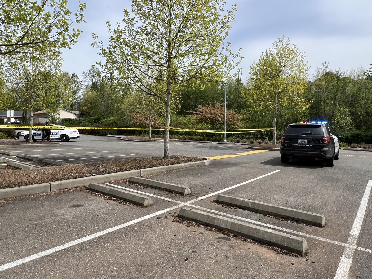 Separate scene at Federal Way Library. Law enforcement here would only say that it's related to the shooting above. But this is where whole thing started & that black Honda Civic was a stolen car. Many questions,still hoping to hear more from @kingcosoPIO