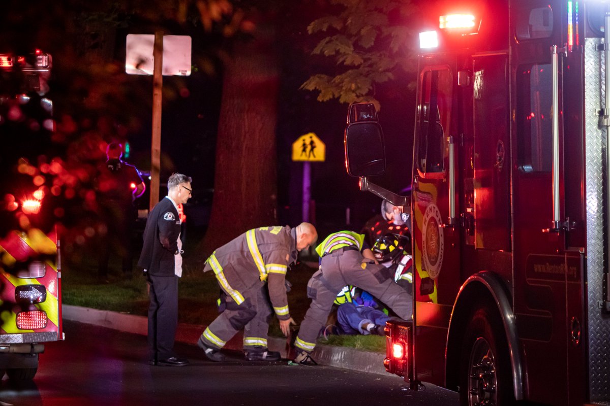 @RentonpdWA and @KingCoMedicOne responded to a bus versus ped collision in the 400 block of S. 2nd St. Ped transported with moderate injuries to an area hospital