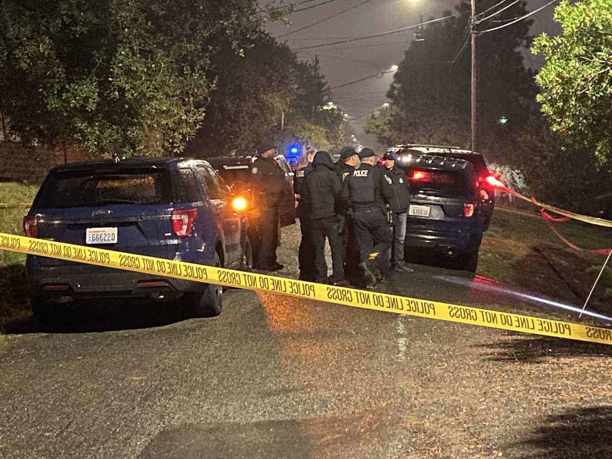 A deadly shooting in west Seattle. At 12:22 SPD responded to a call about shots fired in a home. Upon arrival they discovered a dead male in the house. A neighbor told us two men fled the scene in a car