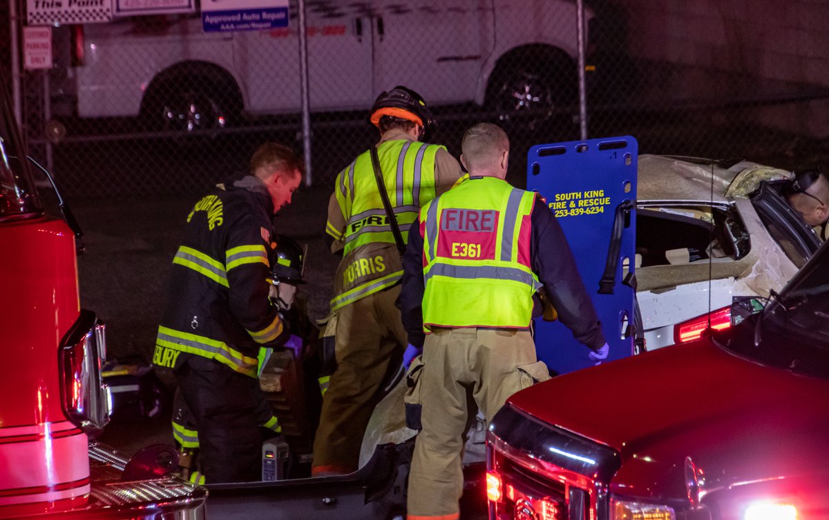 FederalWay Collision - @Southkingfire, @FedWayPD, @KingCoMedicOne on the scene of a collision in the 34700 block of 16th Ave. S. Major Accident Investigation Team responding. 2 transported with moderate to critical injuries. JawsOfLife used on one patient