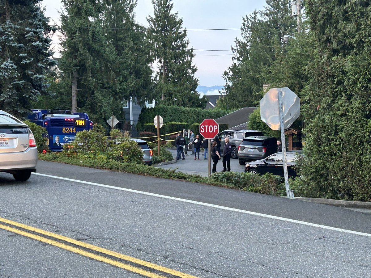 @kingcosoPIO tells us they are investigating a possible drive-by shooting.  the victim was a man his in 60s and has died. This happened at a home along East Lake Sammamish Parkay NE