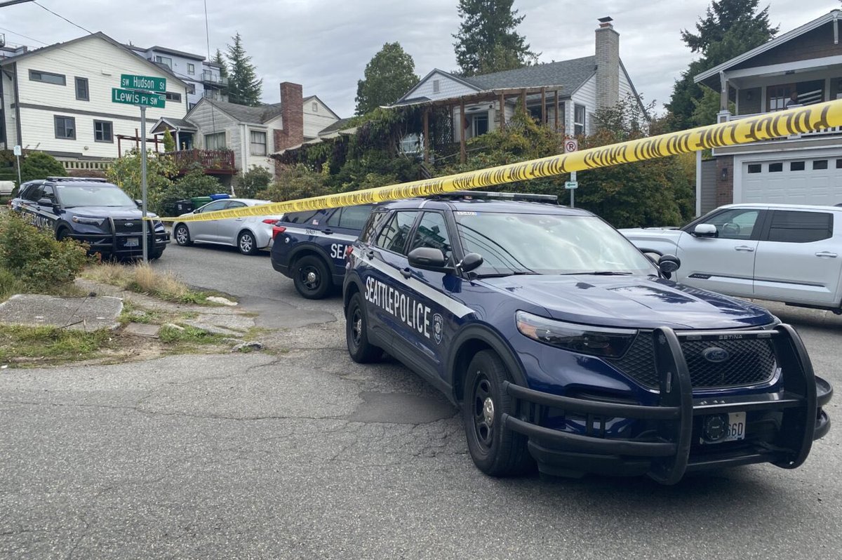 Woman shot in West Seattle neighborhood: police are investigating a shooting in the 4400 block of Southwest Hudson Street. One victim injured by gunfire.