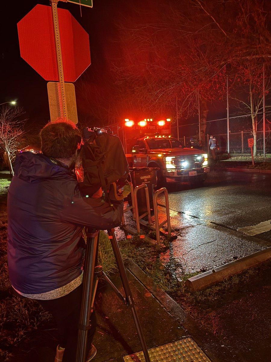 Significant response from @TukwilaPD SWAT team to 8th Ave South and Sullivan Street in Seattle.  TukwilaPD are investigating a fatal shooting at a @USPS facility. An adult male was shot and killed - police believe the shooting was targeted. Suspect fled the area 