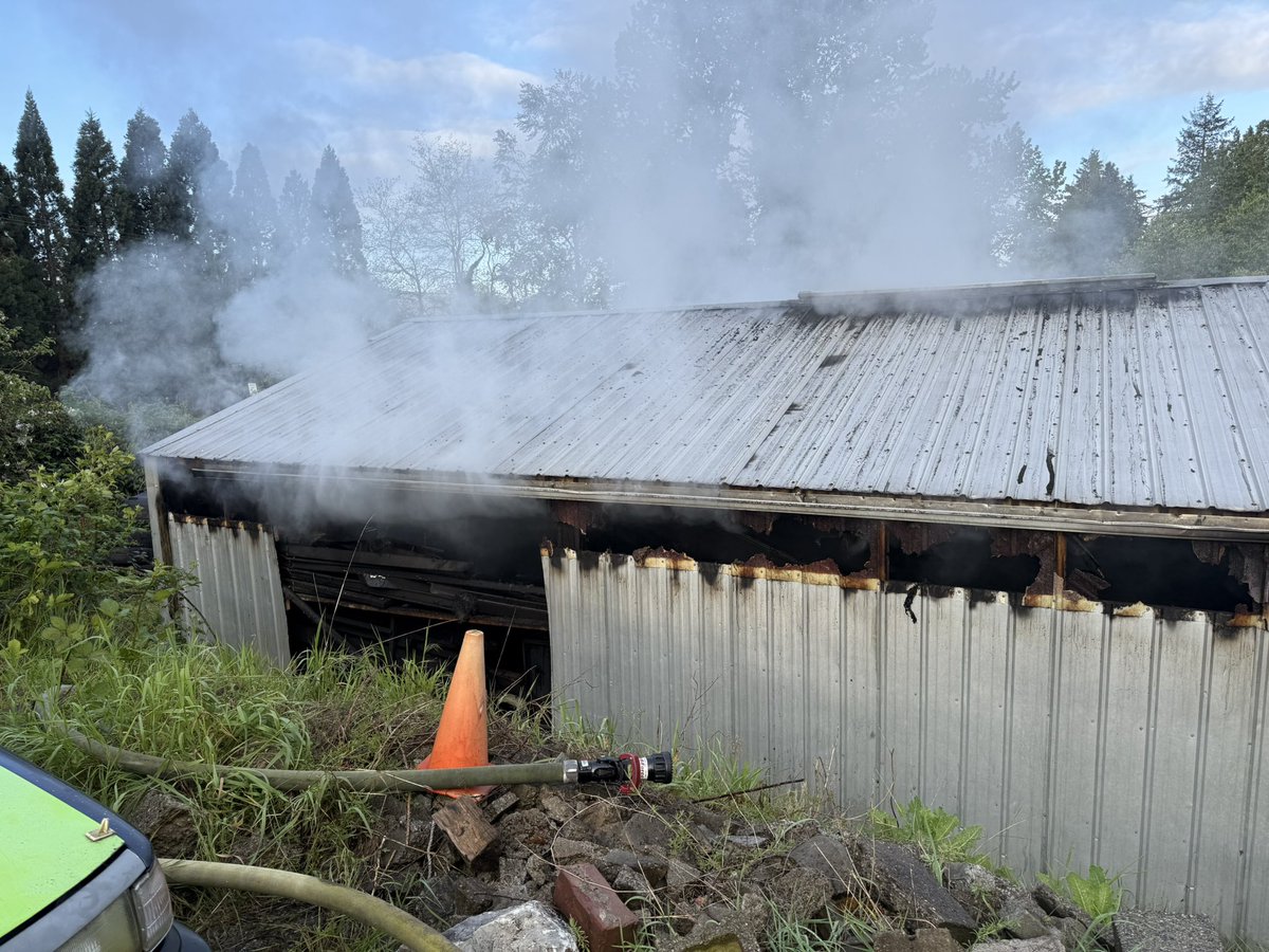 Puget Sound Fire, KCFD 2, and @KingCoMedicOne responded to a large metal shed fire in the 14000 block of 24th Avenue South.  Firefighters arrived and found fire coming from the south end of the building