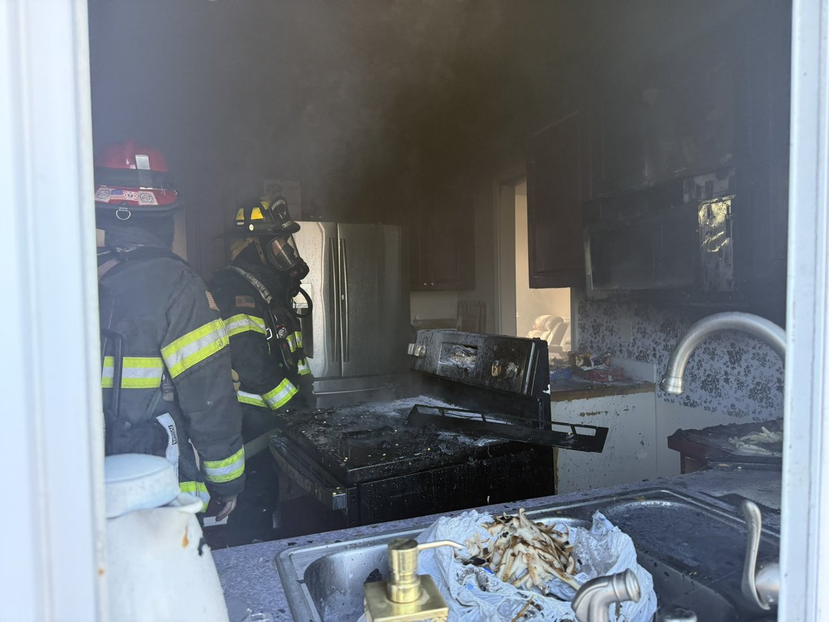 Puget Sound Fire is on scene of a residential kitchen fire in the 20100 block of 102nd Ave SE. Residents were alerted about the fire when the smoke alarms sounded. No injuries were reported. The cause is under investigation