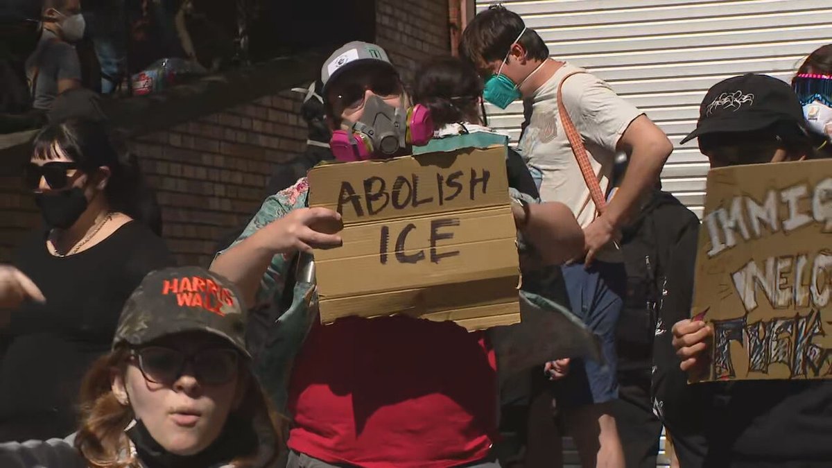 Federal police have opened a garage and are met with chants of “ICE out of Washington”. Protesters have barricaded the sally port with lime bikes and scooters.  A group of anti-ICE protesters have barricaded one of the exits at the federal building in downtown Seattle. (2nd Ave and Madison Street) 