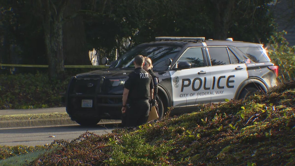 @FedWayPD shot and killed a fleeing suspect as he was attempting to carjack a driver this morning. This happened at 33700 1st Ave South. Police say the suspect had a gun