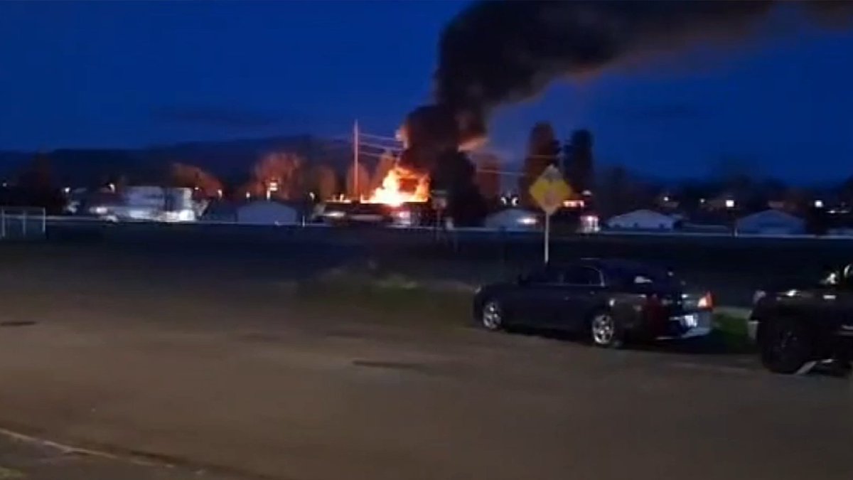 Fire burns 2 homes, carport in east Vancouver neighborhood