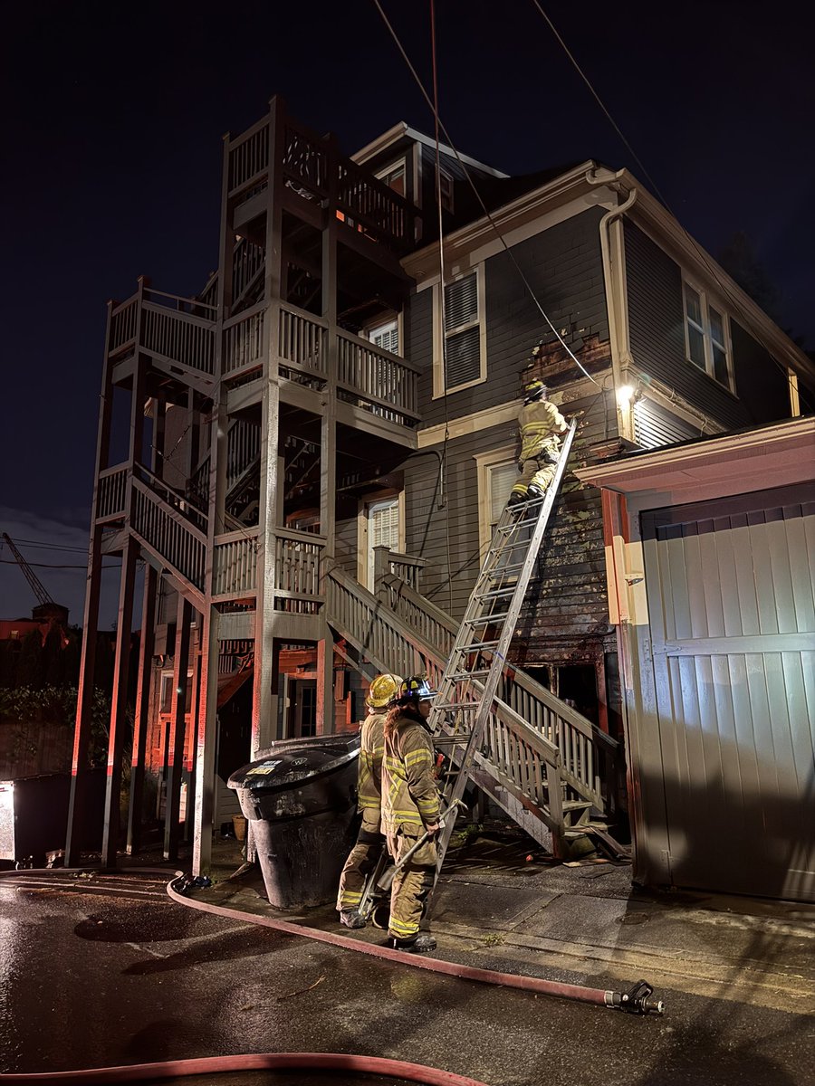 200 blk N Yakima Ave,  TFD responded to an apartment building with flames visible. Crews arrived &amp; found fire climbing from the 1st floor up the side of the building. Crews extinguished the fire quickly. Fire contained to one unit &amp;amp; some exterior.  