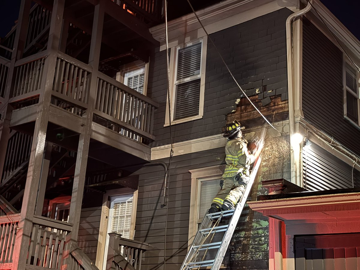 200 blk N Yakima Ave,  TFD responded to an apartment building with flames visible. Crews arrived &amp; found fire climbing from the 1st floor up the side of the building. Crews extinguished the fire quickly. Fire contained to one unit &amp;amp; some exterior.  