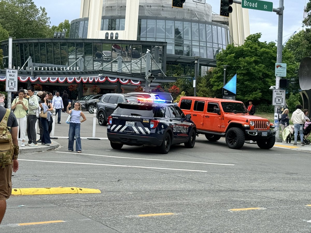 Reports of s a shooting near the Space Needle. Huge emergency response 
