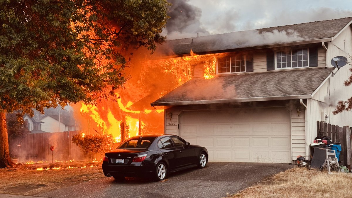Fire destroys house in NE Vancouver; Firefighters say no one was home at the time